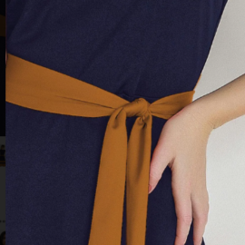 Vestido azul e marrom